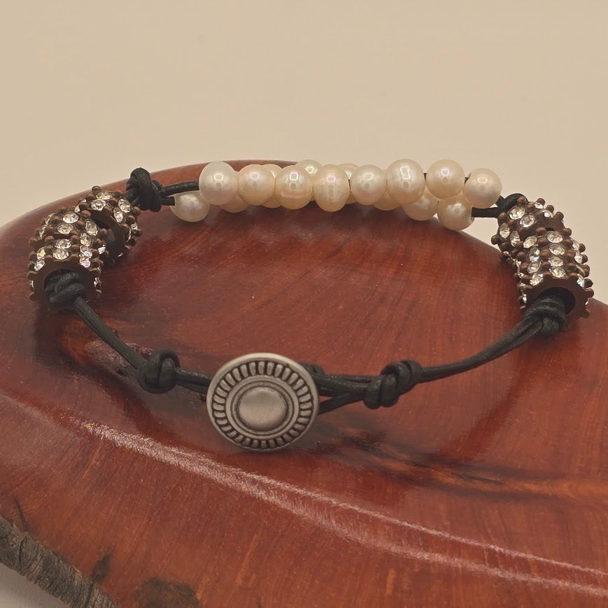Leather Bracelet With White Pearls & Crystal Gears