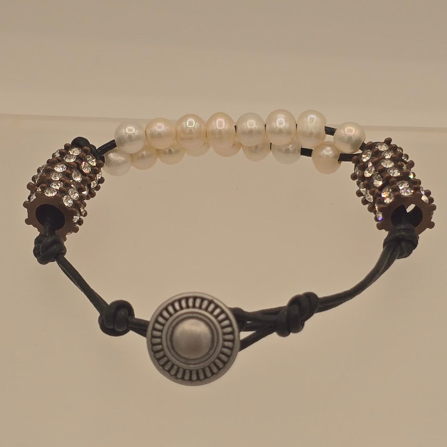 Leather Bracelet With White Pearls & Crystal Gears
