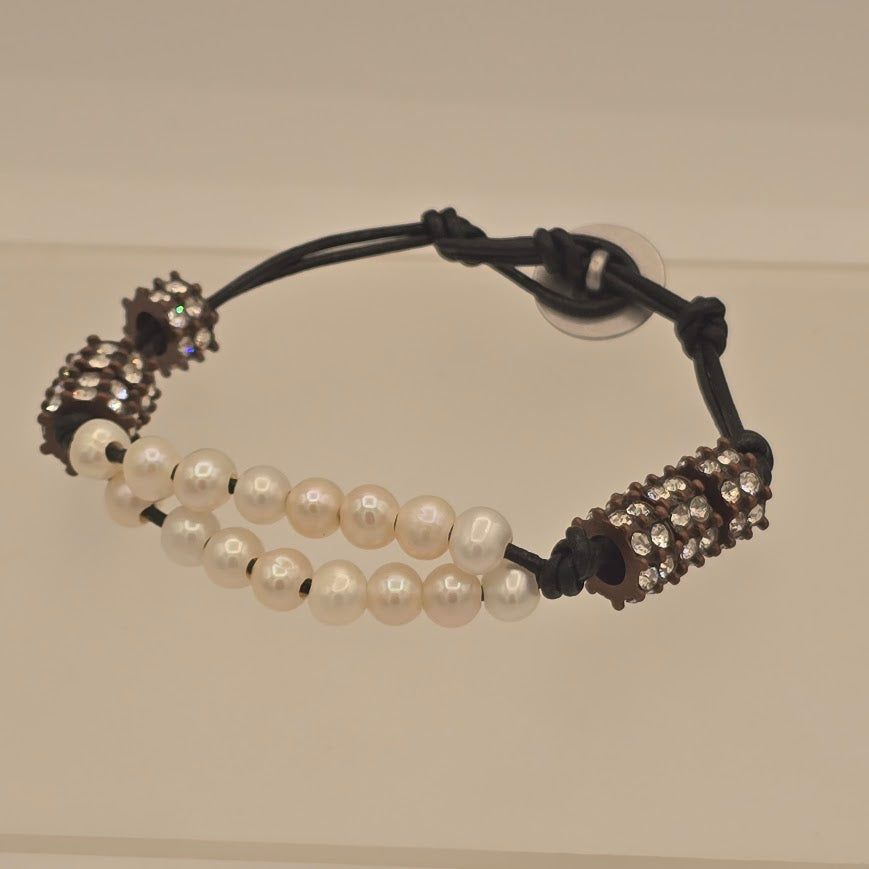 Leather Bracelet With White Pearls & Crystal Gears
