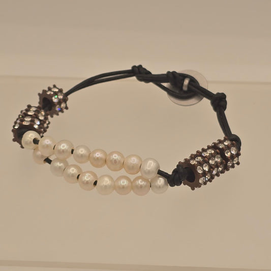 Leather Bracelet With White Pearls & Crystal Gears