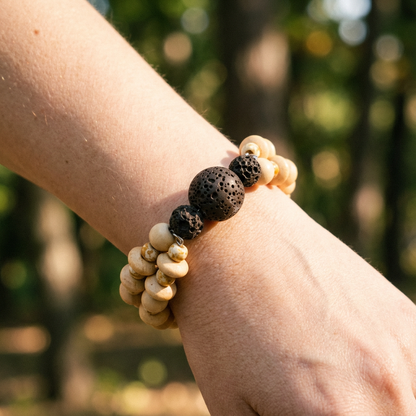 LAVA - Cream Toned Wood and Speckled Cream Glass Beads Bracelet